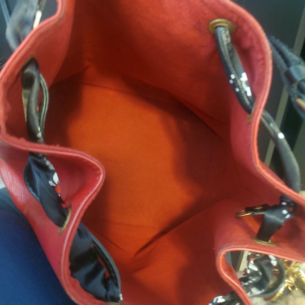 Authentic Louis Vuitton Noe Red Bucket Bag - Picture 2 of 11